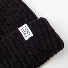 Load image into Gallery viewer, Chunky Knit Beanie (Black)