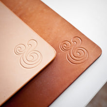 Load image into Gallery viewer, Premium Leather Mousepad XL (Natural)
